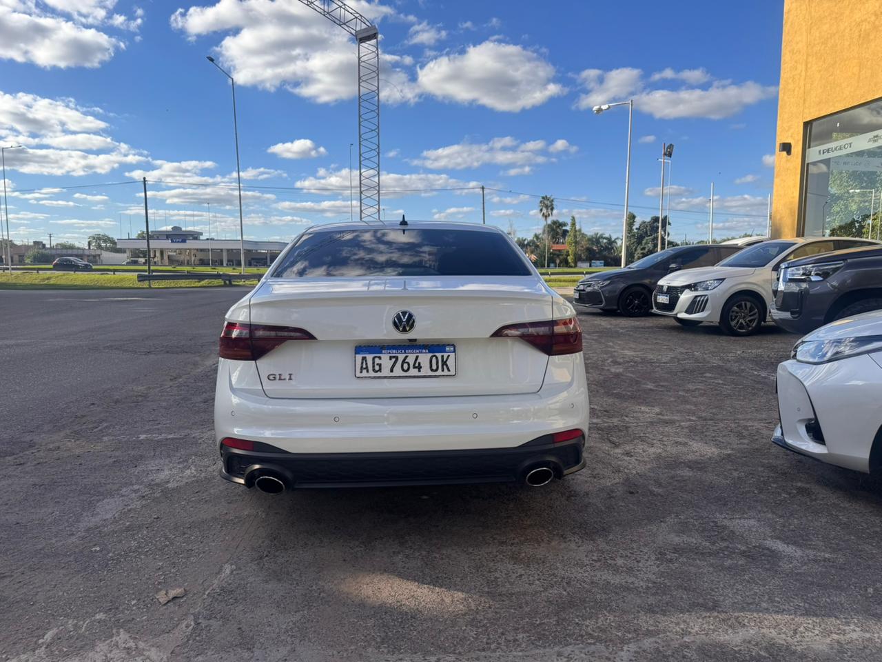 
								Volkswagen Vento GLI full									