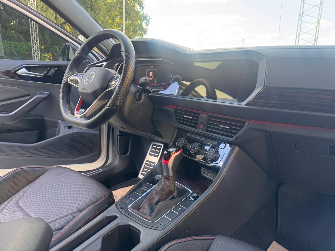 
								Volkswagen Vento GLI full									