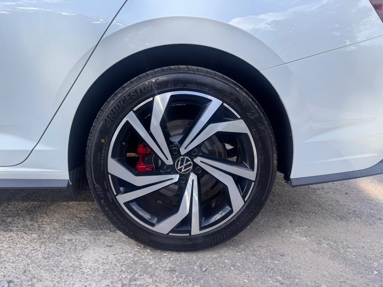 
								Volkswagen Vento GLI full									