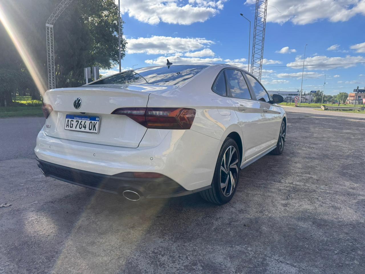 
								Volkswagen Vento GLI full									