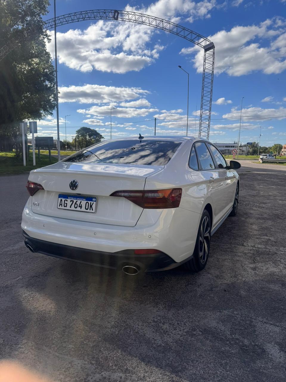 
								Volkswagen Vento GLI full									
