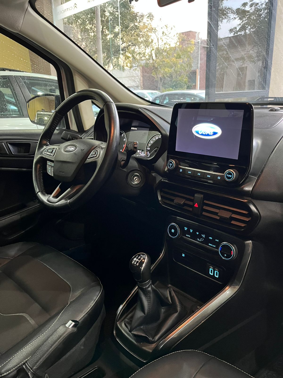 
								Ford EcoSport Freestyle full									