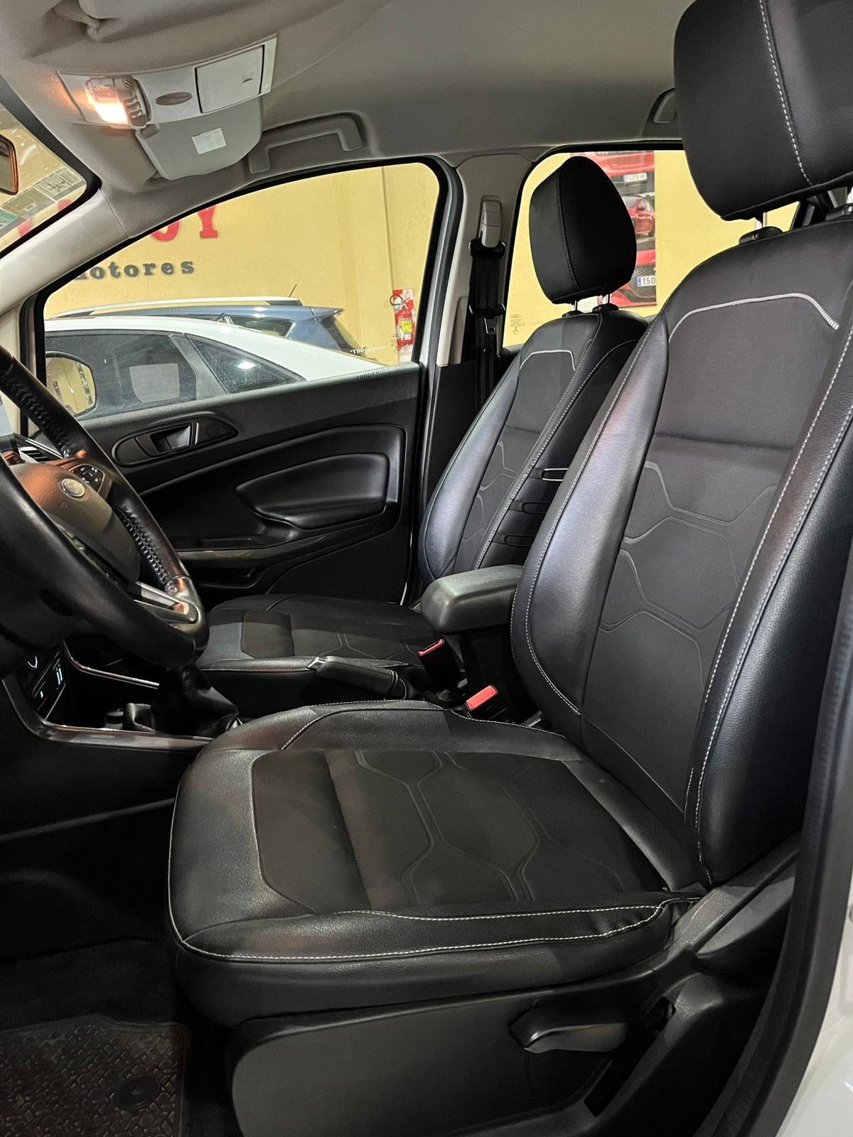 
								Ford EcoSport Freestyle full									